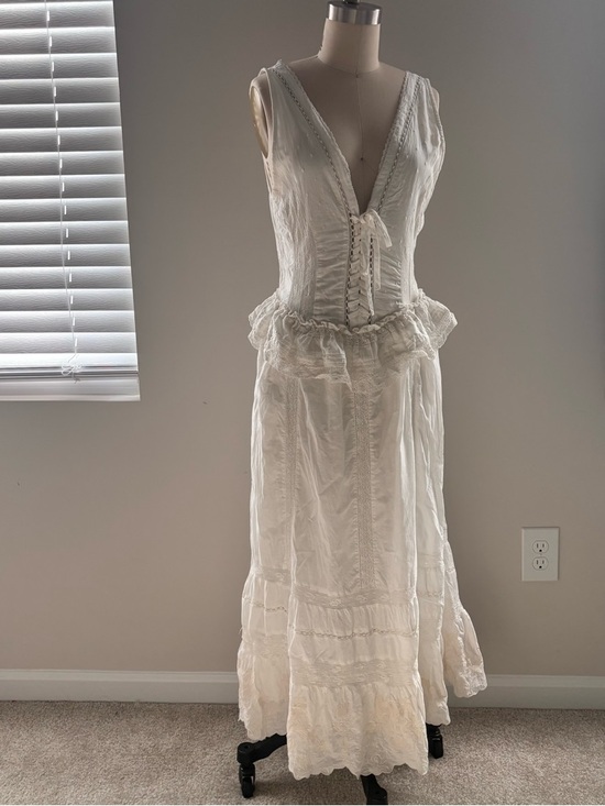 Kimchi Blue Dresses & Skirts - UO Perfectly Victorian Lace Trim Corset
Midi Dress